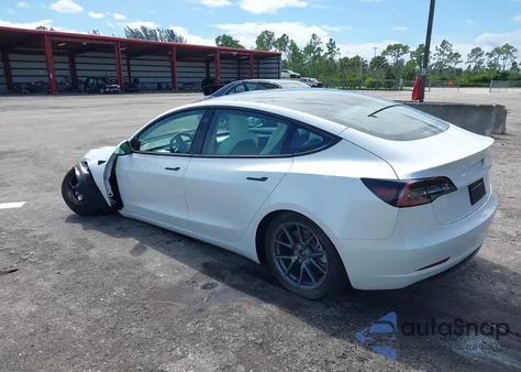 2022 Tesla Model 3 Rear-Wheel Drive из США, поврежденный, VIN 5YJ3E1EA1NF348954